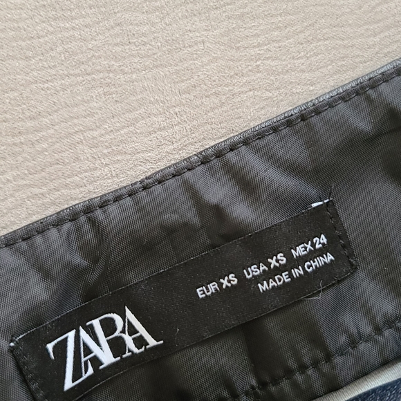 Beautiful Zara skirt size XS - Picture 3 of 4